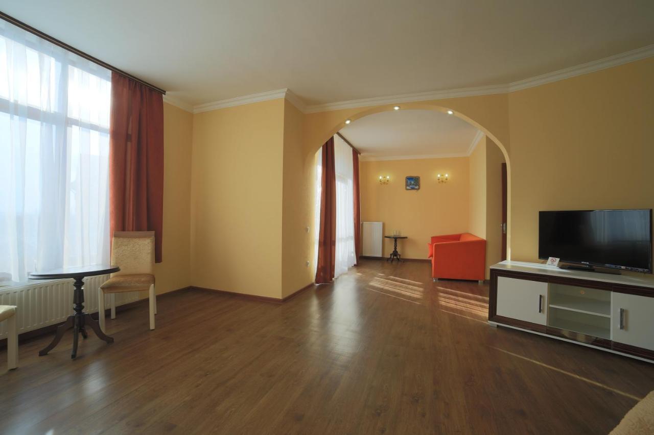 Сонячна Долина Готель Фортеця Boyany Exterior foto